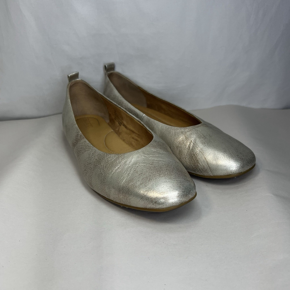 Born Patrice Round Toe Ballet Flats Women's Leather Light Gold Metallic Size 10